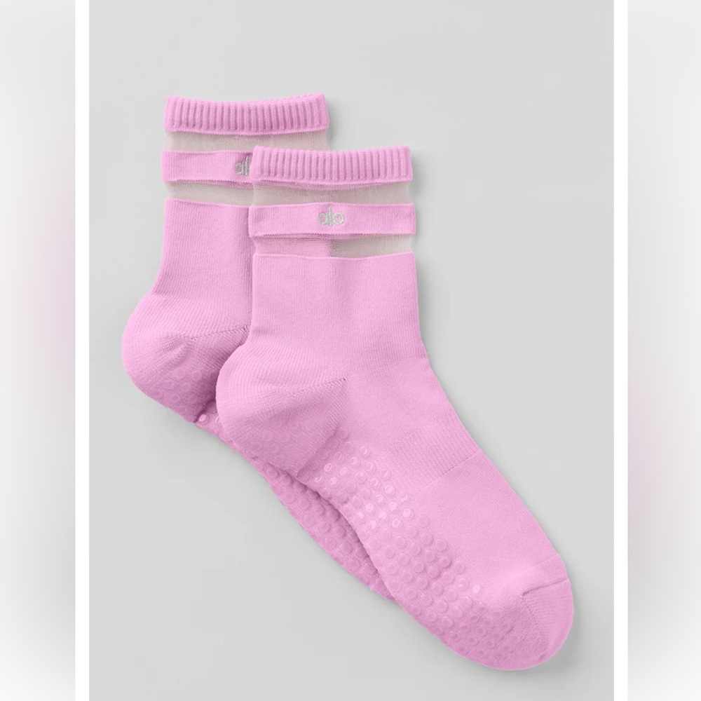 Alo Women’s Pulse Grip Socks “Authentic “